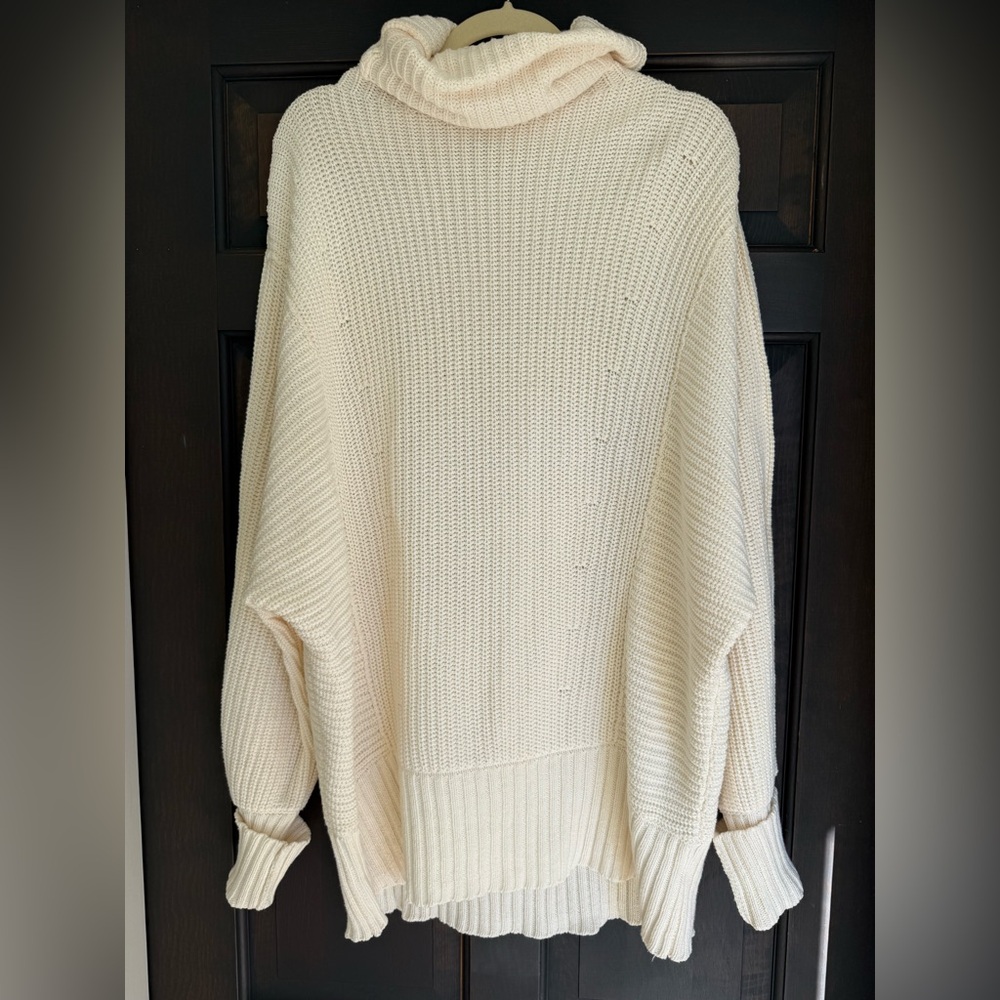Free People Women's Cream Turtleneck Sweater Size Small Oversized Comfy Cozy